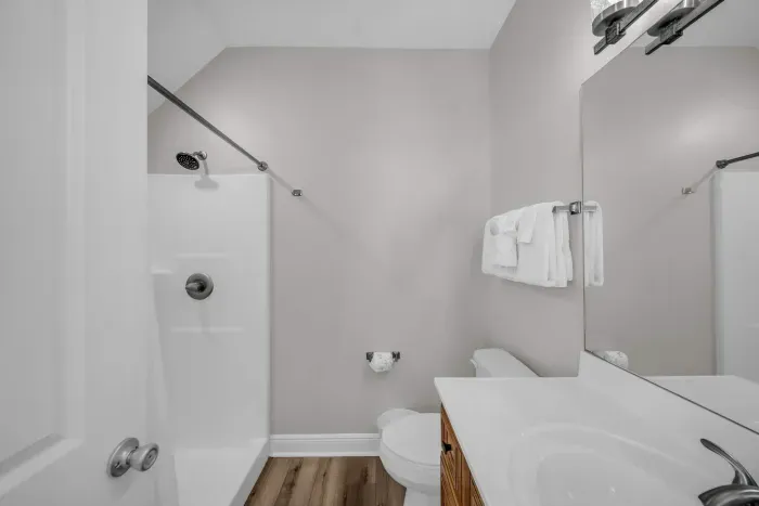 Third floor bathroom off king bedrom