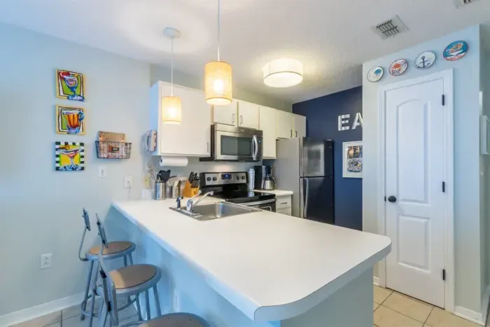 Kitchen with Breakfast Bar