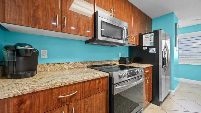 Fully equipped kitchen with keurig coffee maker