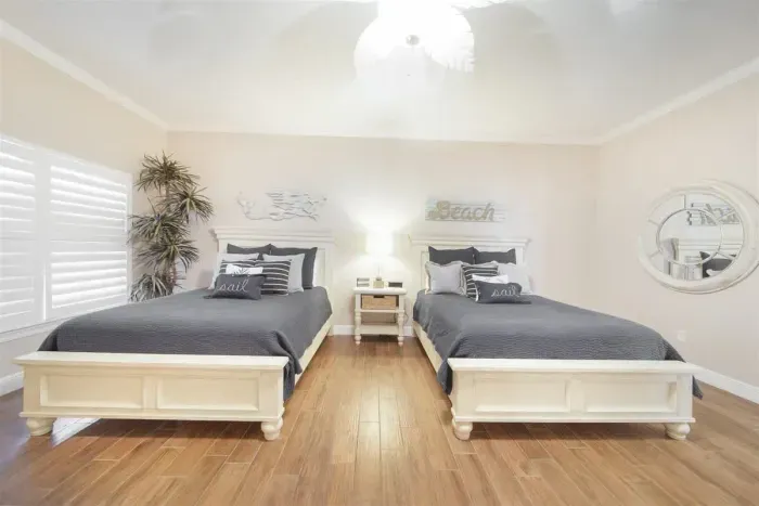 Guest Bedroom with 2 Queen beds