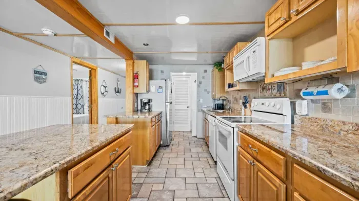 Fully equipped kitchen