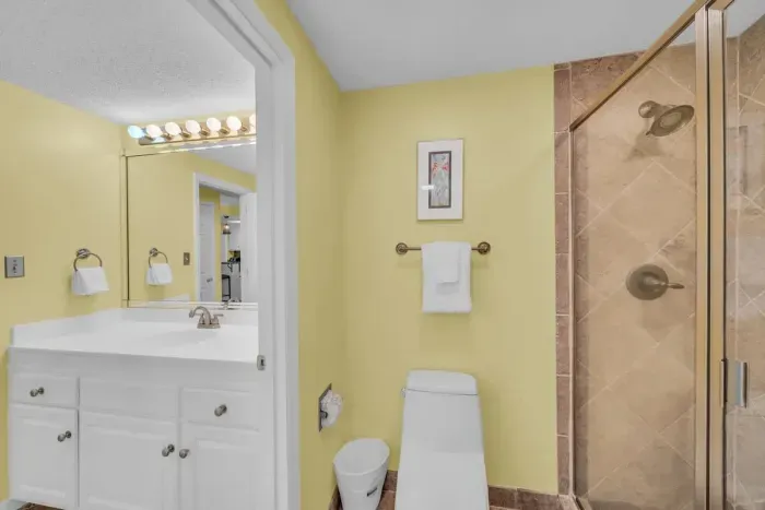 Attached bathroom off 2nd guest bedroom