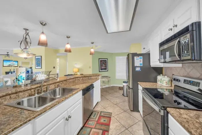 Fully equipped kitchen