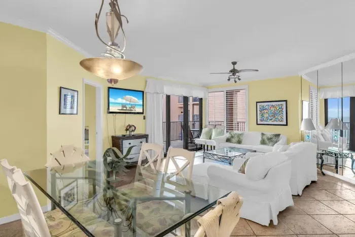 Dining room off living room area