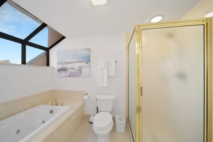 Primary Bathroom | Bathtub & Shower
