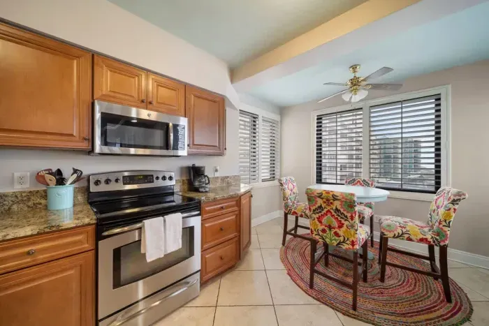 Kitchen / Kitchen Eating Nook