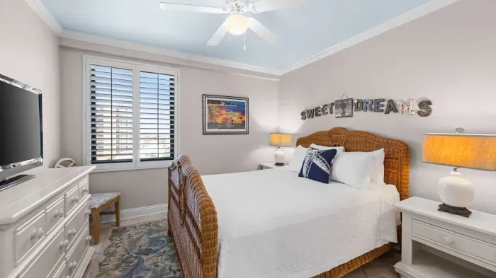 Guest bedroom