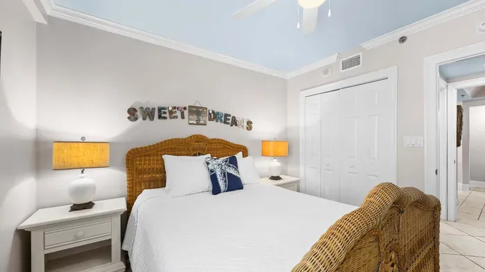 Guest bedroom