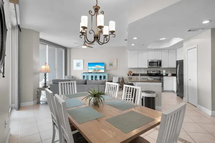 Dining room with seating for 6