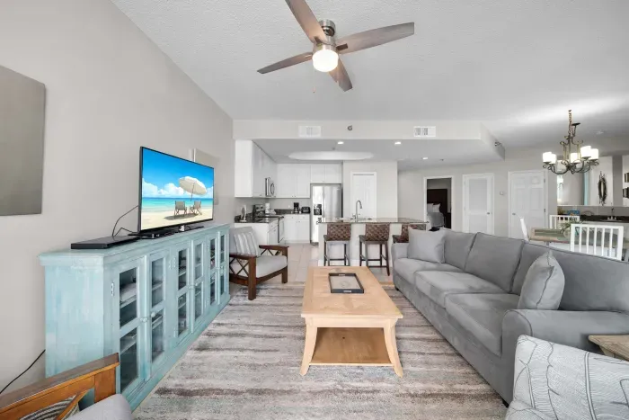 Living Room with expansive seating