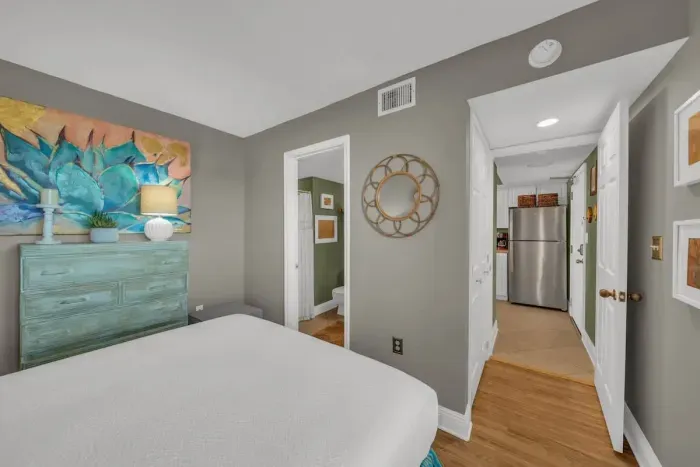 Guest bedroom with ensuite bathroom