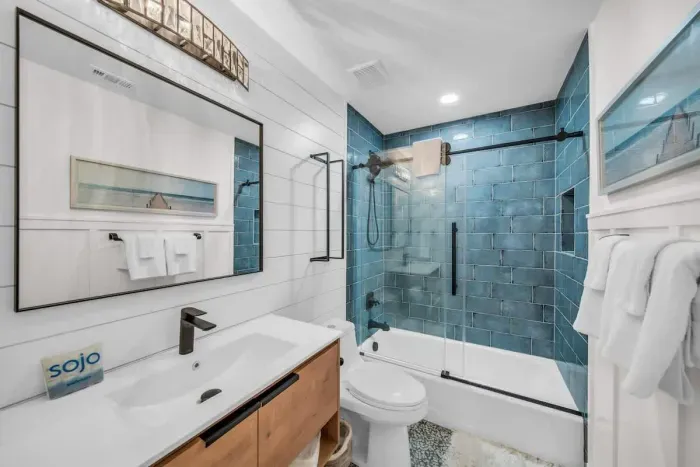 primary en-suite bathroom