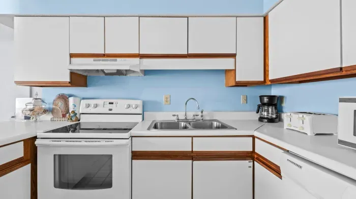 Fully equipped kitchen