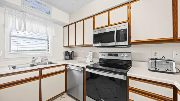 Fully equipped kitchen