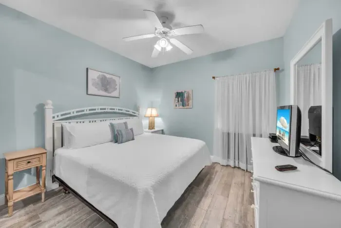 Guest bedroom with king bed