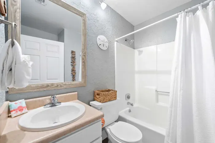 Primary bathroom with shower/tub combo