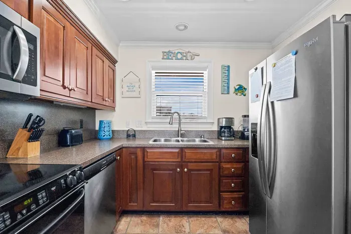 Fully equipped kitchen