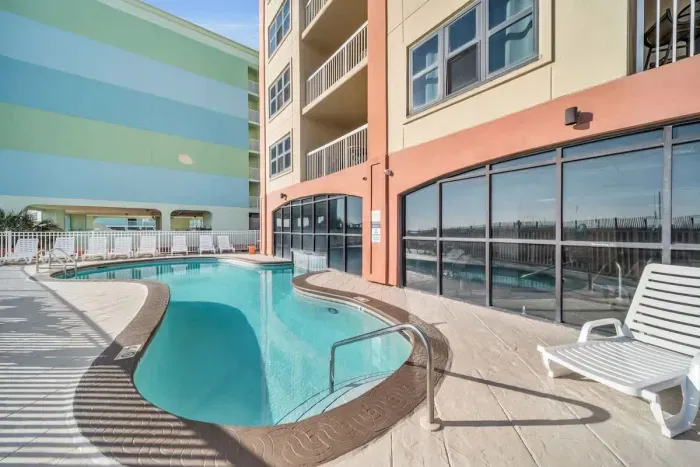Outdoor pool with swim through to indoor pool