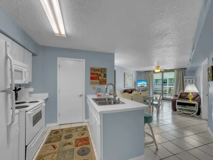 Fully equipped kitchen