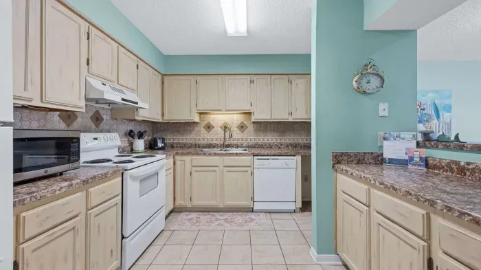 Fully equipped kitchen