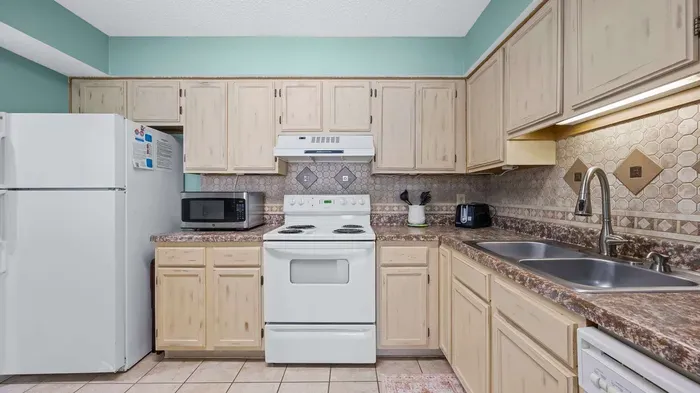 Fully equipped kitchen