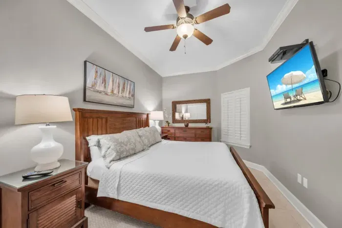 1st Guest bedroom with king bed