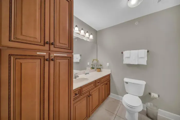 Guest bathroom attached to 1st guest bedroom