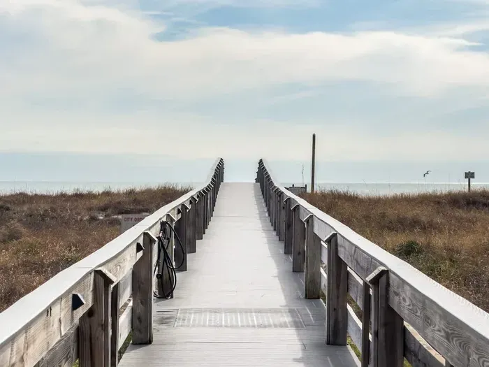 Tidewater boardwalk to beach