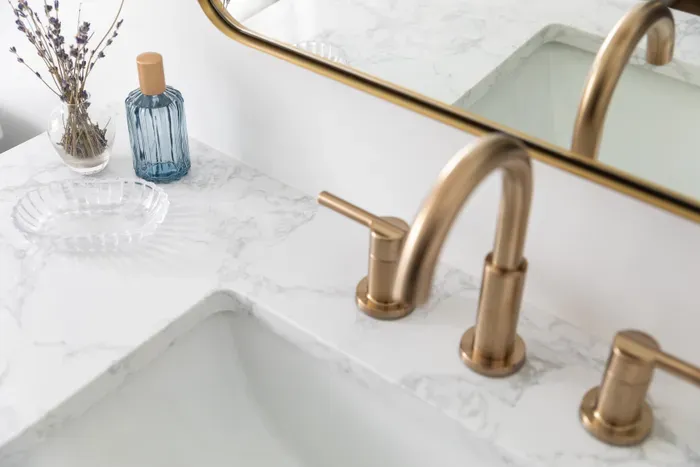 Upstairs Common Bath