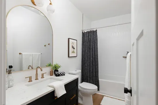 Main Floor Common Bath