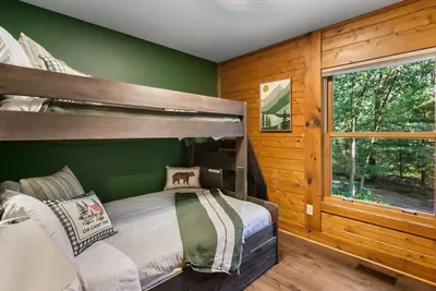 The Wolff Den | Private 10 Acres + Hot Tub & Sauna - image 31 of 64