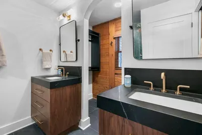 The Wolff Den | Private 10 Acres + Hot Tub & Sauna - image 22 of 64