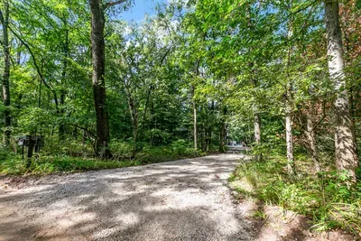 The Wolff Den | Private 10 Acres + Hot Tub & Sauna - image 56 of 64