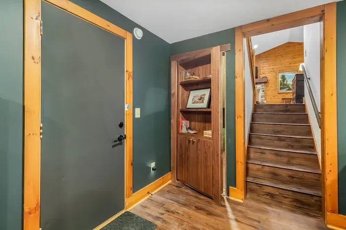 The Wolff Den | Private 10 Acres + Hot Tub & Sauna - image 17 of 64