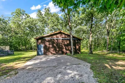 The Wolff Den | Private 10 Acres + Hot Tub & Sauna - image 58 of 64