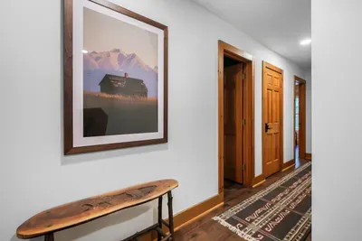 The Wolff Den | Private 10 Acres + Hot Tub & Sauna - image 37 of 64