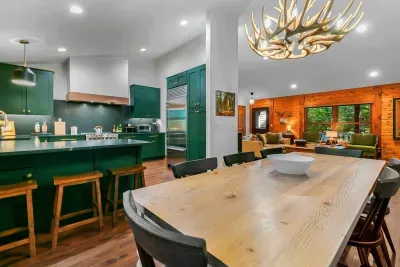 The Wolff Den | Private 10 Acres + Hot Tub & Sauna - image 12 of 64