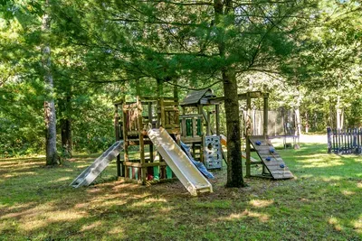 The Wolff Den | Private 10 Acres + Hot Tub & Sauna - image 52 of 64