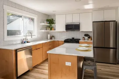 Kitchen: Sleek countertops and modern appliances await your culinary adventures!