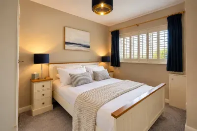 The Boathouse | River Views & Parking in Rye - image 2 of 42