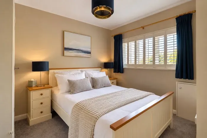 The Boathouse | River Views & Parking in Rye - image 6 of 42