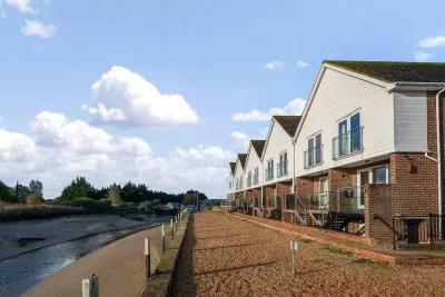 The Boathouse | River Views & Parking in Rye - image 36 of 42