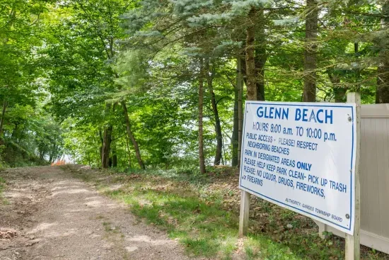 The Pink Lady of The Lake; a charming Glenn cabin!