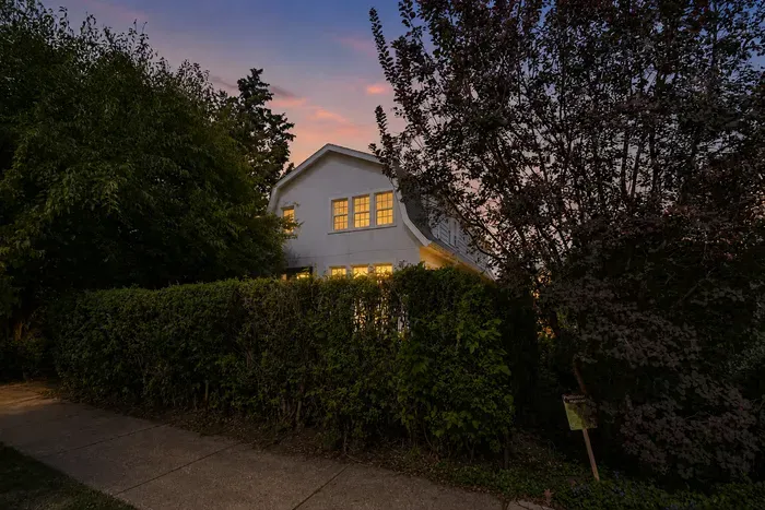 dusk image