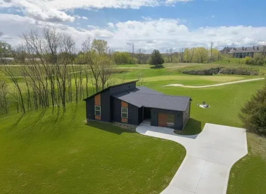 The Eagle's Green on 17