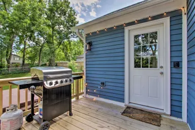 Outdoor Grilling Oasis: Sizzle up delicious meals on the grill amidst lush, serene surroundings!