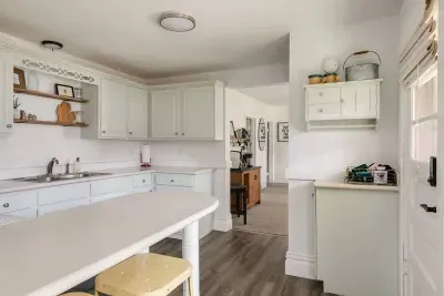 Kitchen: Bright and airy space, perfect for culinary adventures and shared laughs!