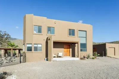 Exterior Beauty: Modern adobe charm with stunning mountain views awaits your adventure!