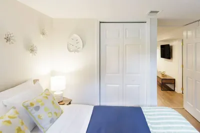 Bedroom, Room, Indoors, Furniture, Building