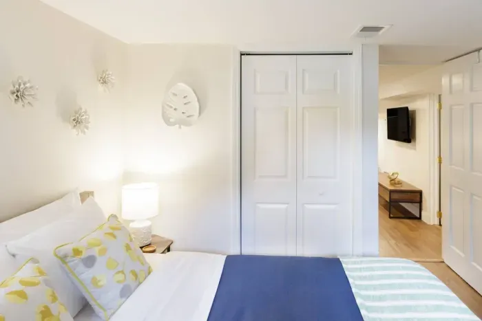 Bedroom, Room, Indoors, Furniture, Building
